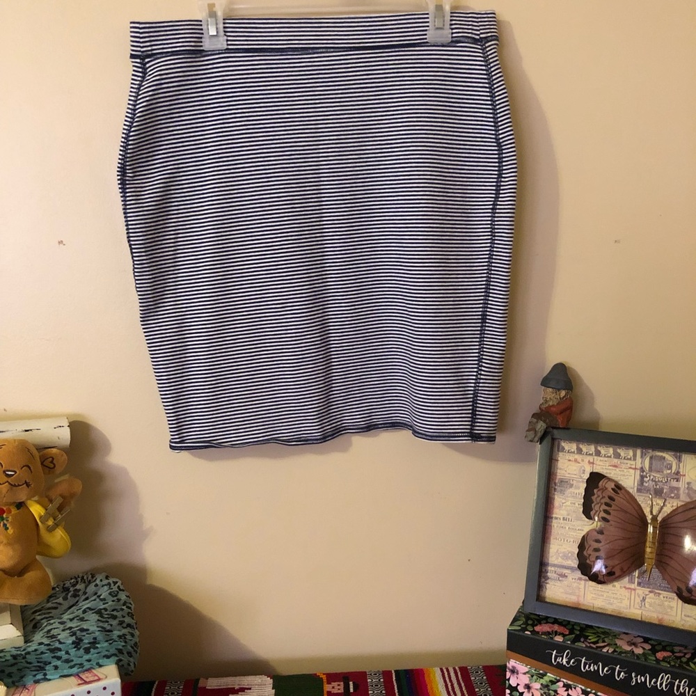 🌸5/$25🌸 Old Navy Knit Striped Mini Skirt